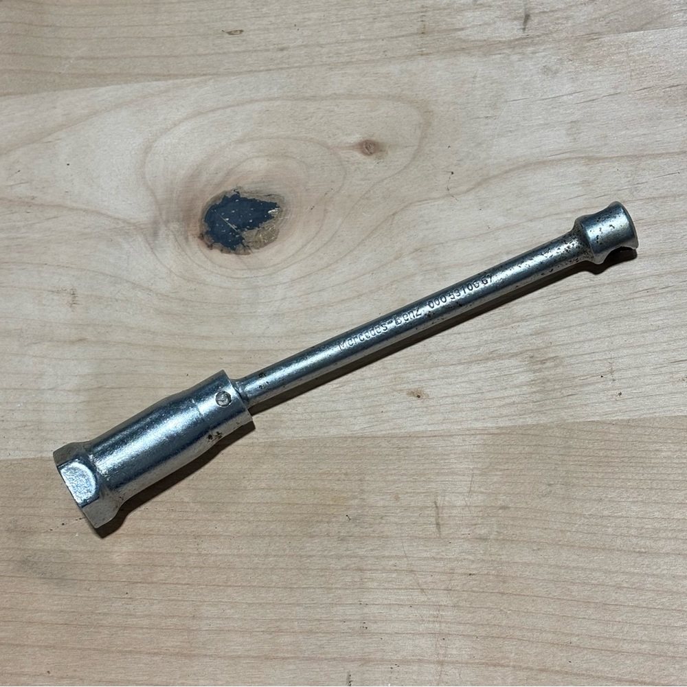 Mercedes-Benz 0005810667 Spark Plug Tool Hazet 767 Germany